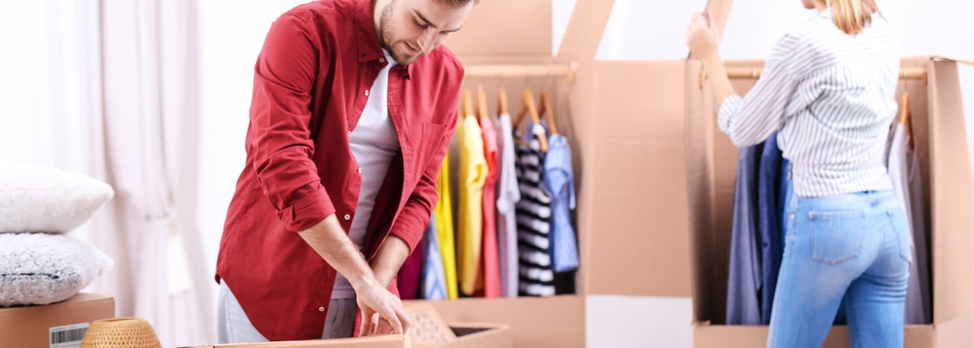 How to Pack Clothes for Moving