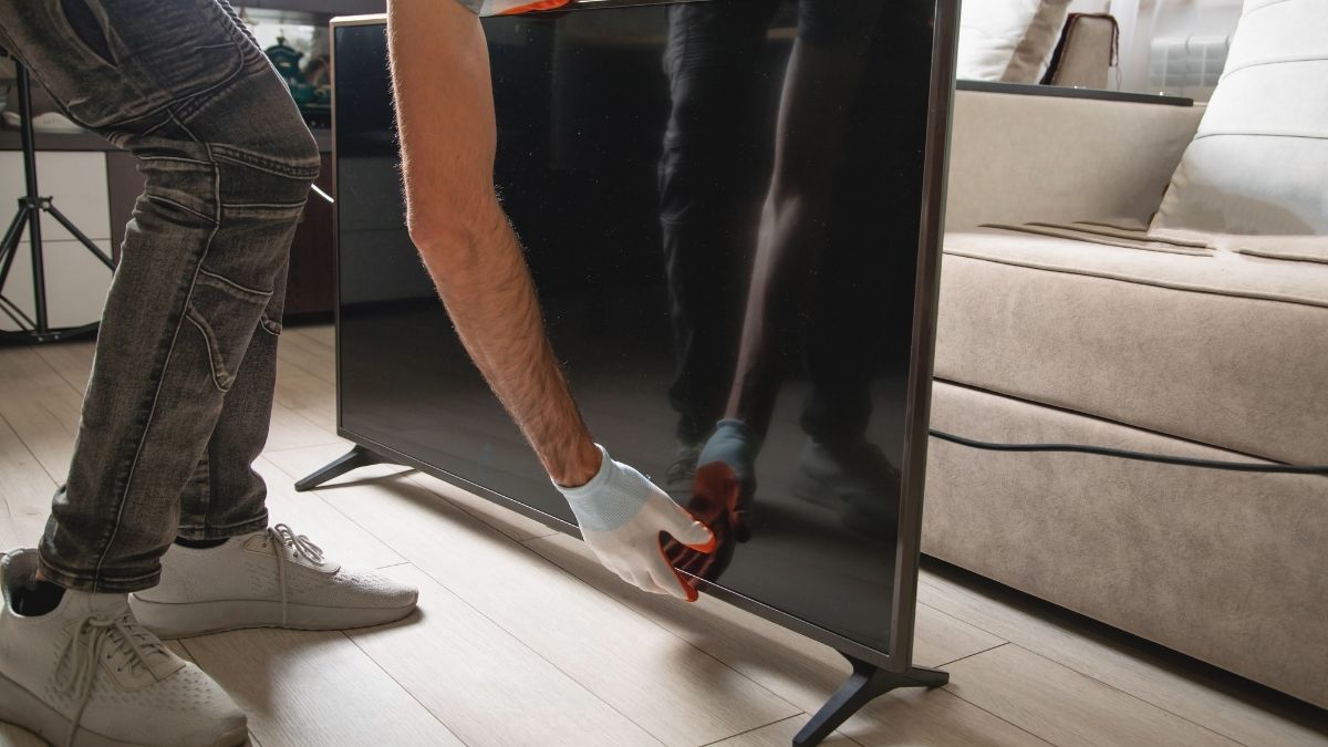 Keep the Television Upright During Transportation